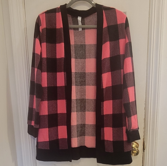 Honey Me NWOT Buffalo Plaid Sweater Large - Picture 7 of 8
